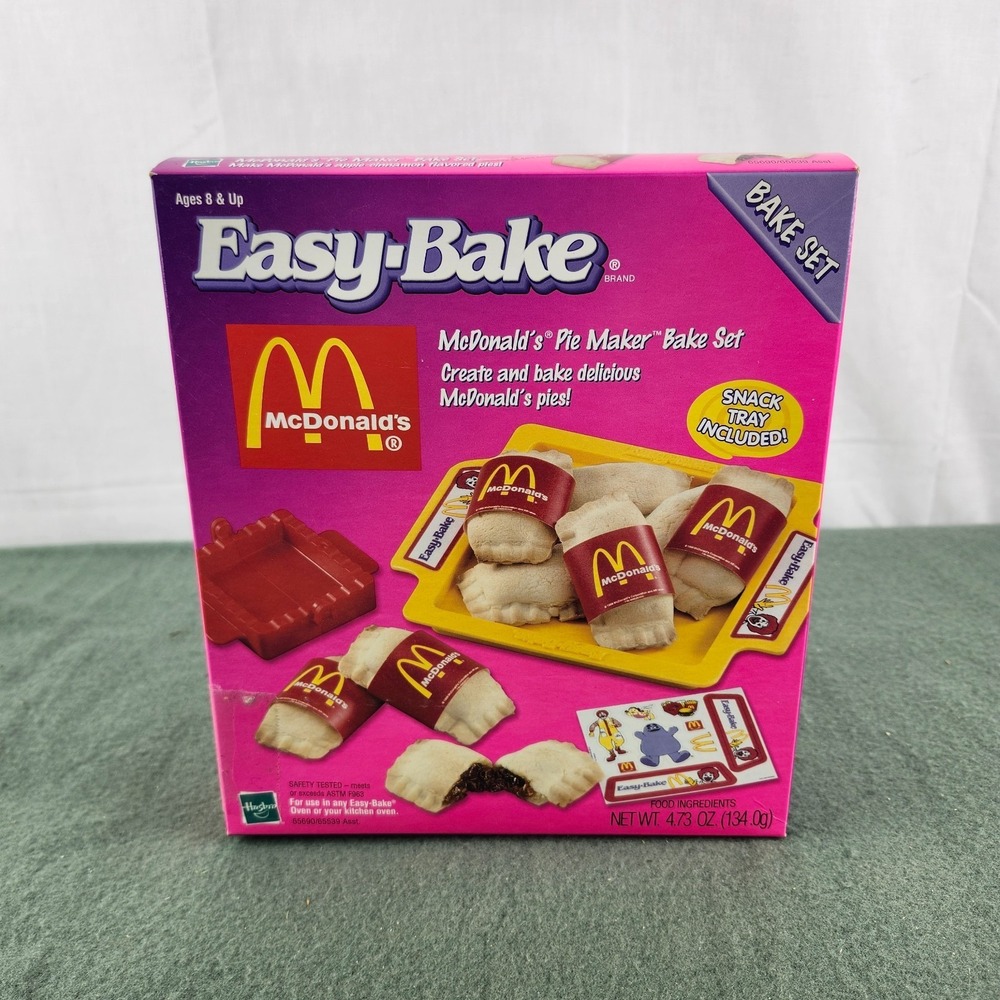 Vintage Easy Bake Set McDonald's Pie Maker Hasbro Inc Made In USA NEW